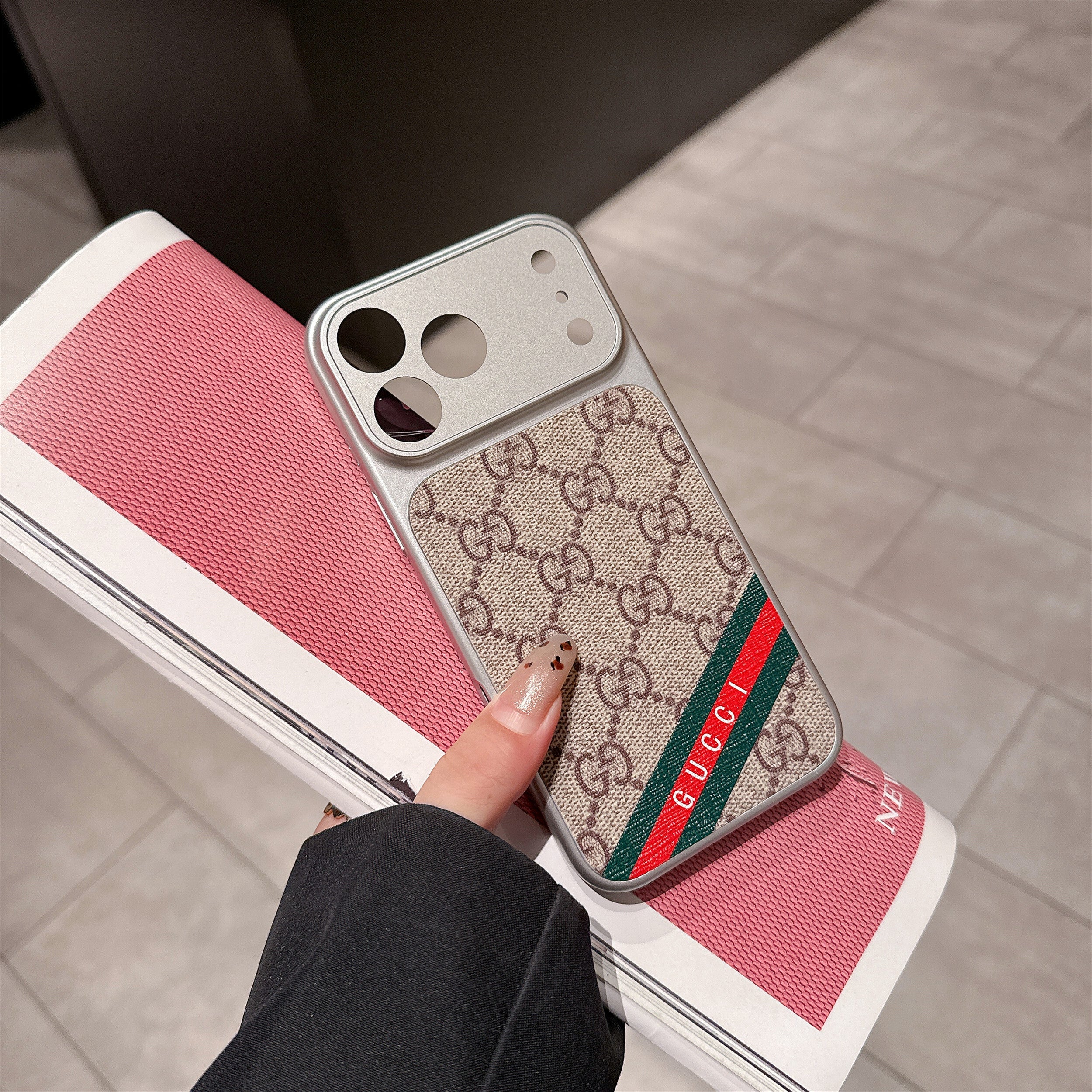 Lv Lens Protection Iphone Case 14-17 / Pro / Pro Max